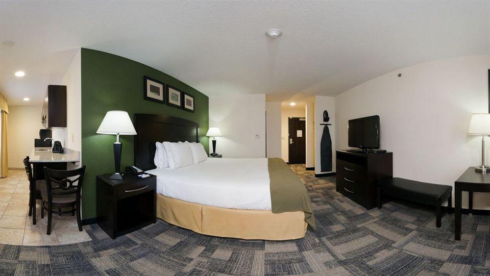Express Pekin - Peoria Area By Ihg 2*