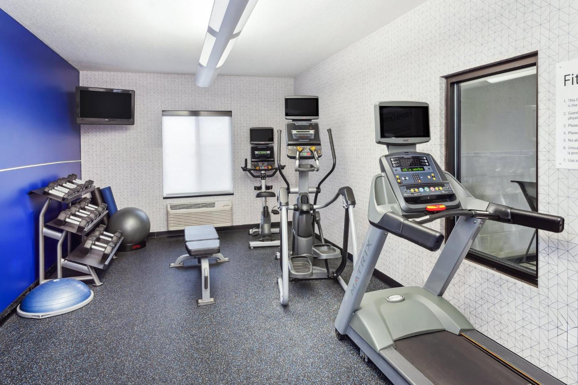 Express Pekin - Peoria Area By Ihg Hotel