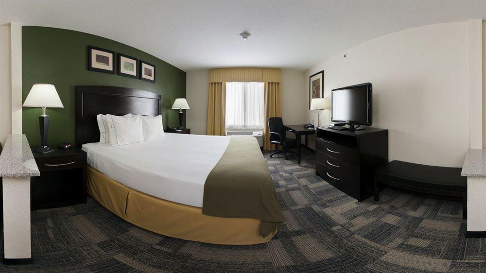 Express Pekin - Peoria Area By Ihg 2*