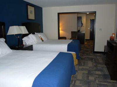 Express Pekin - Peoria Area By Ihg Hotel 2*
