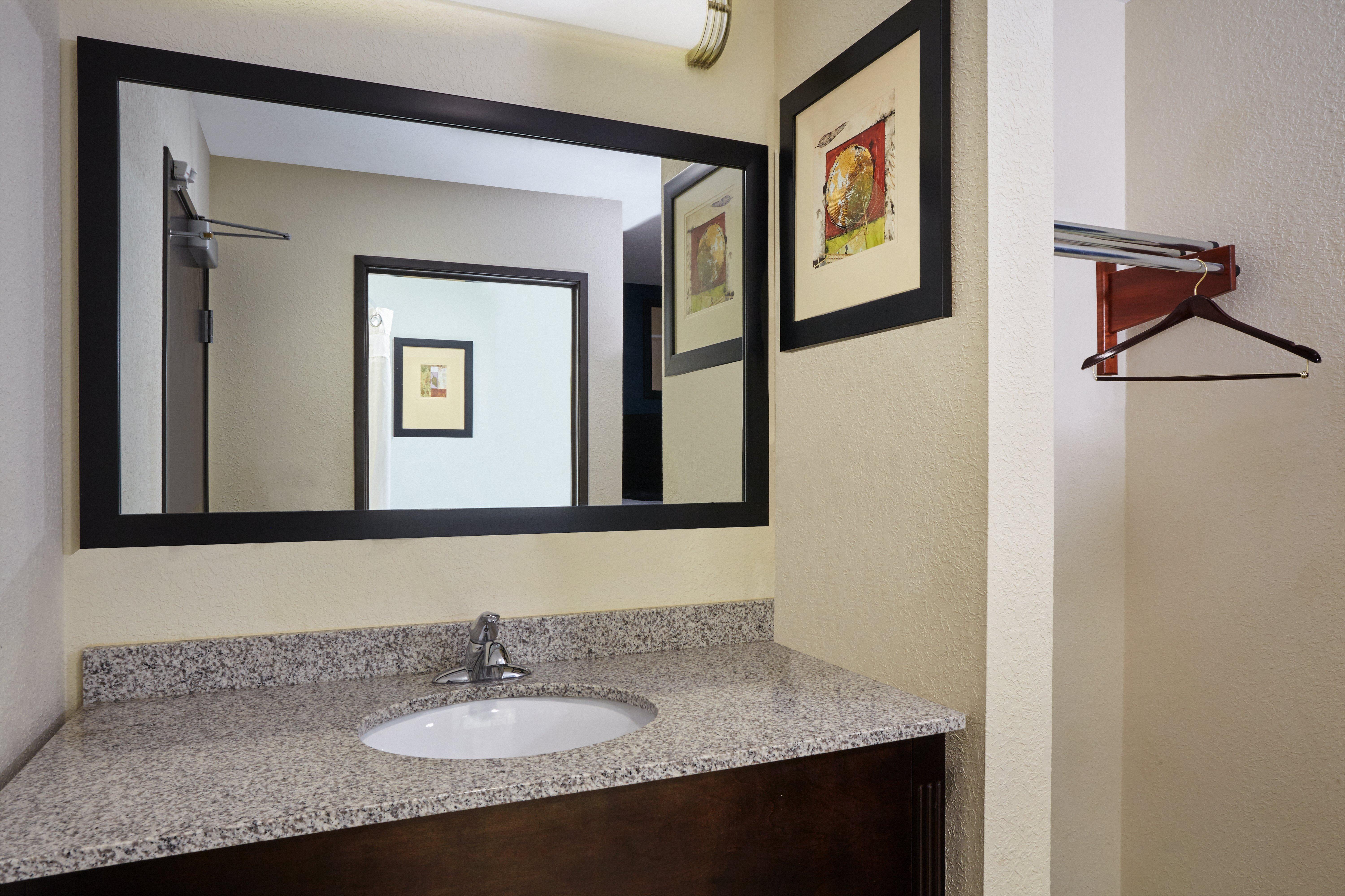 Express Pekin - Peoria Area By Ihg Pekin Heights