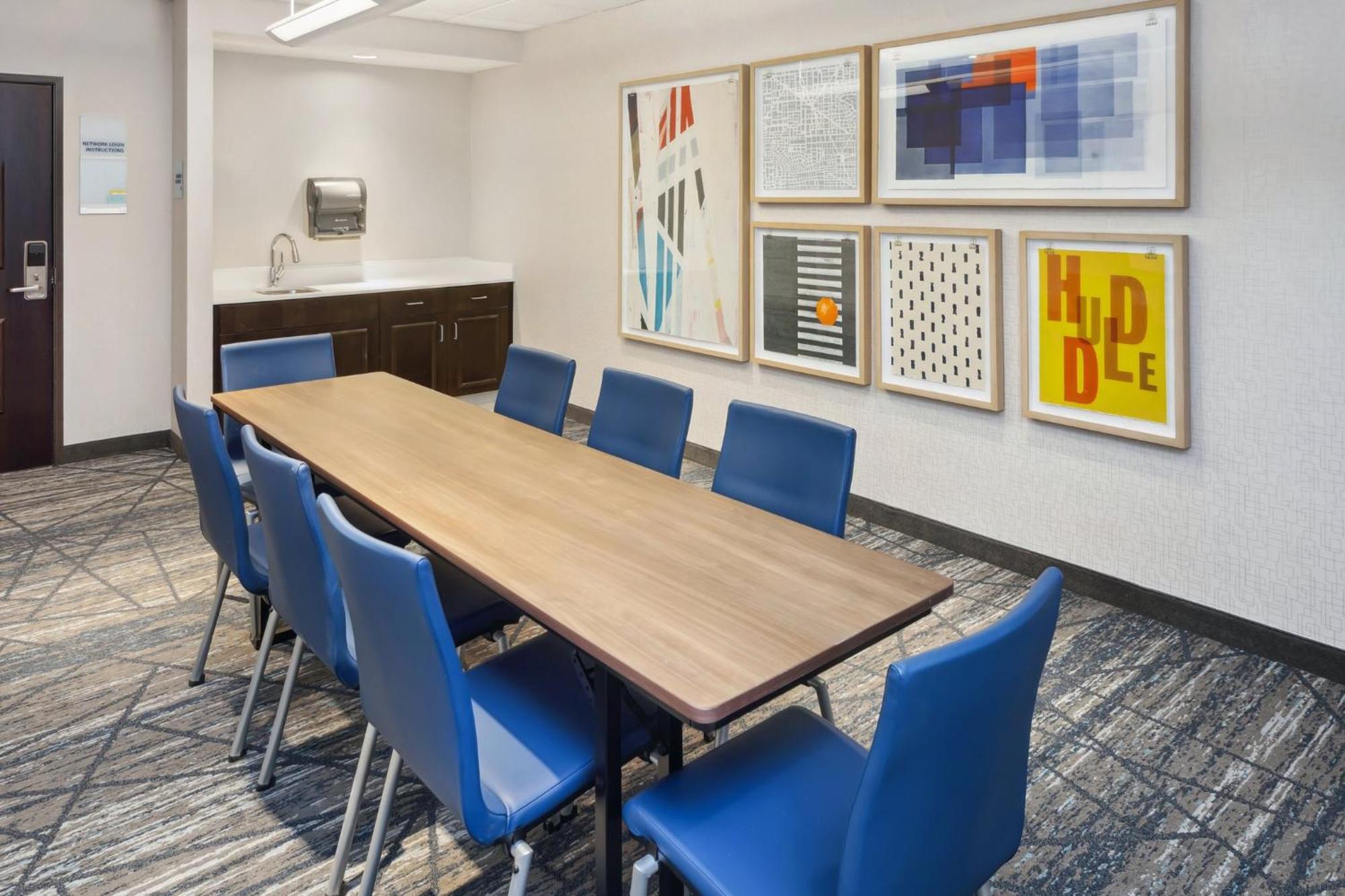Express Pekin - Peoria Area By Ihg Hotel