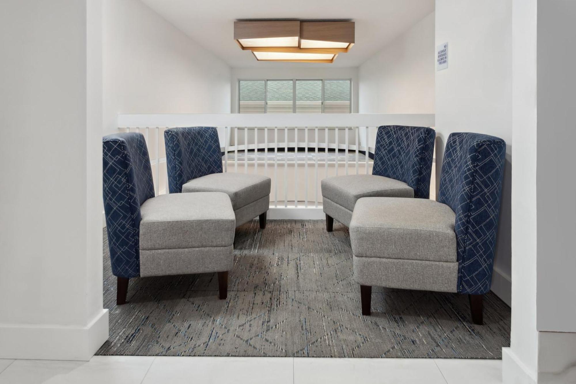 Hotel Express Pekin - Peoria Area By Ihg Pekin Heights