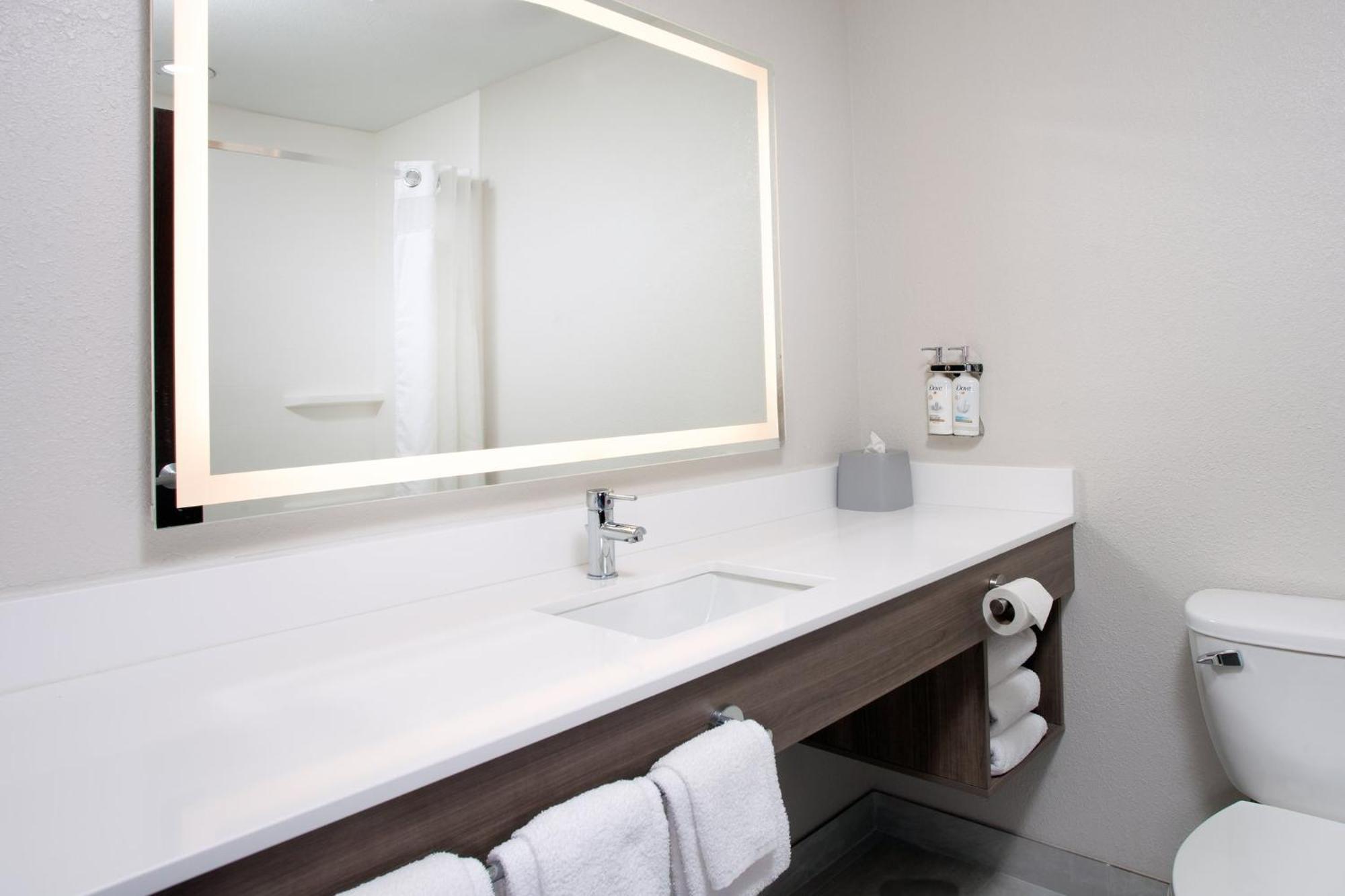 Express Pekin - Peoria Area By Ihg 2*